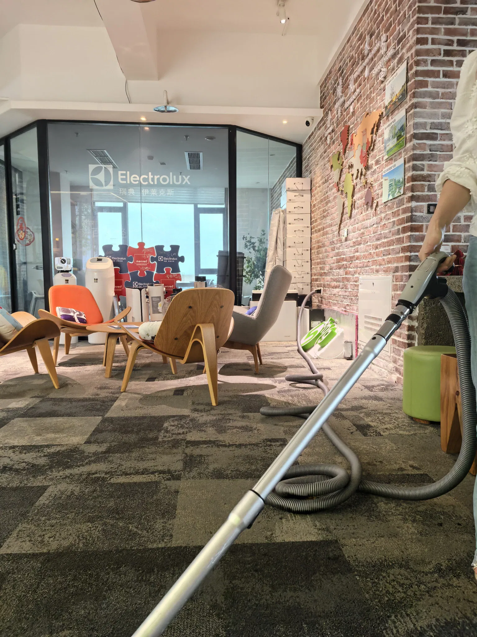 High-Efficiency Electric Cleaner for Household Use with Low Noise