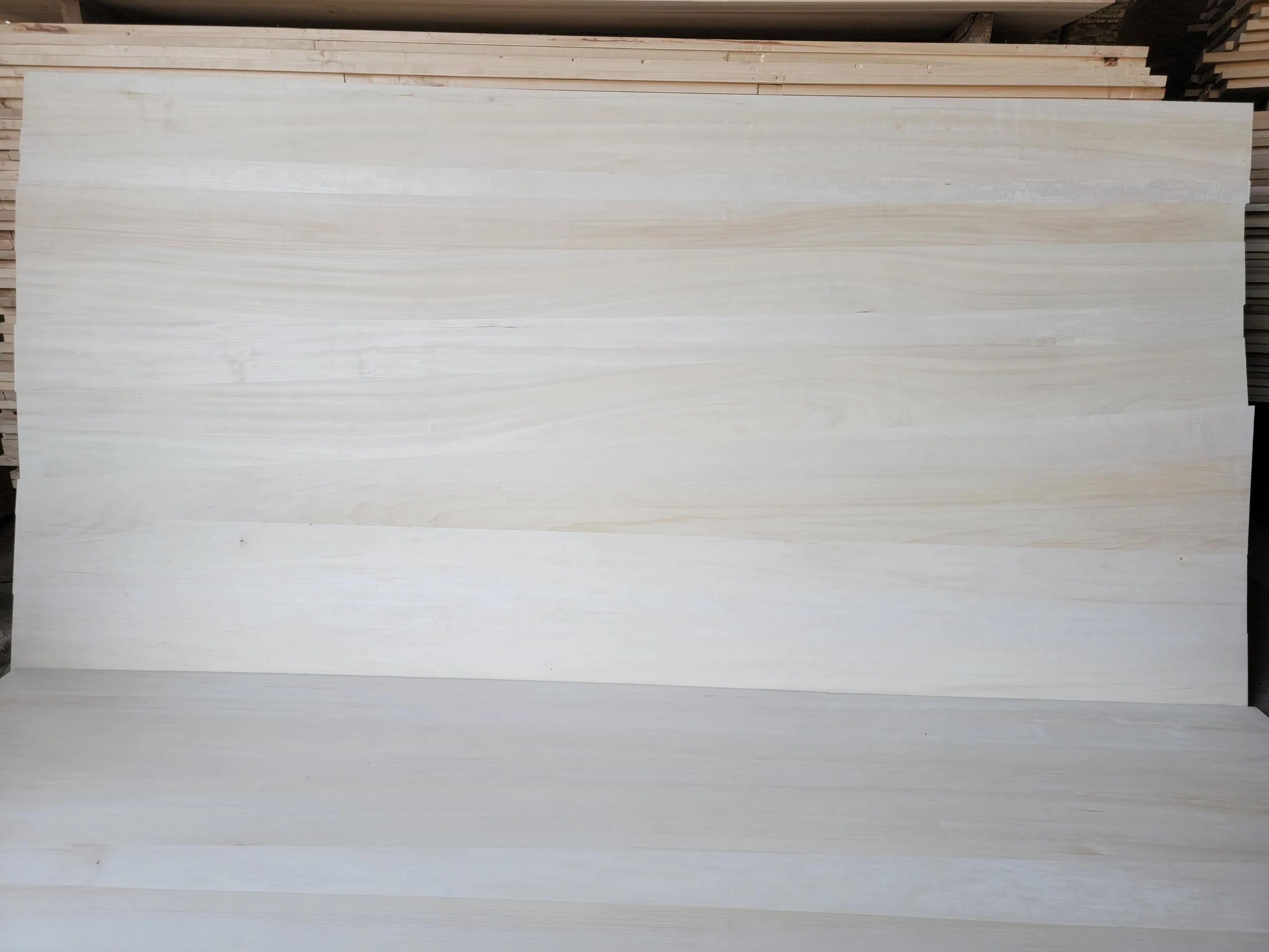 Customized High-Quality Construction Wood Larch Solid Wood Flooring and Wall Panels