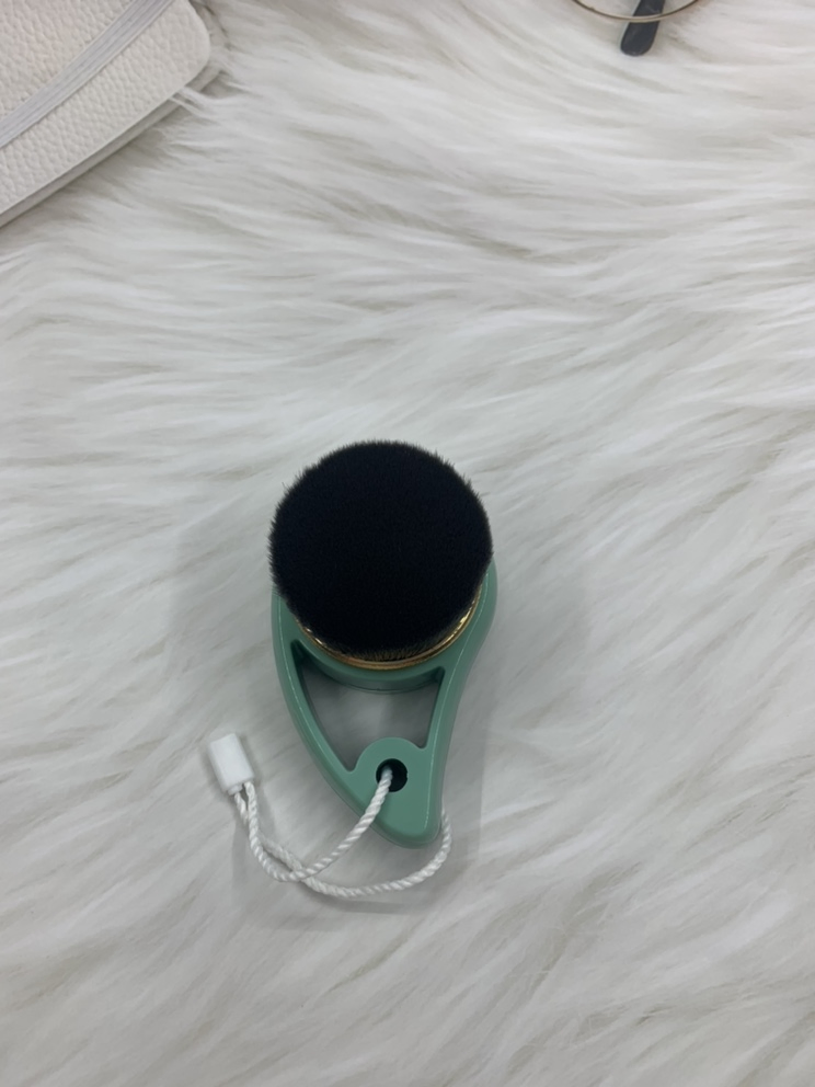 Mini Green Colors Plastic ABS Handle Facial Brush with Bamboo Charcoal Synthetic Hair
