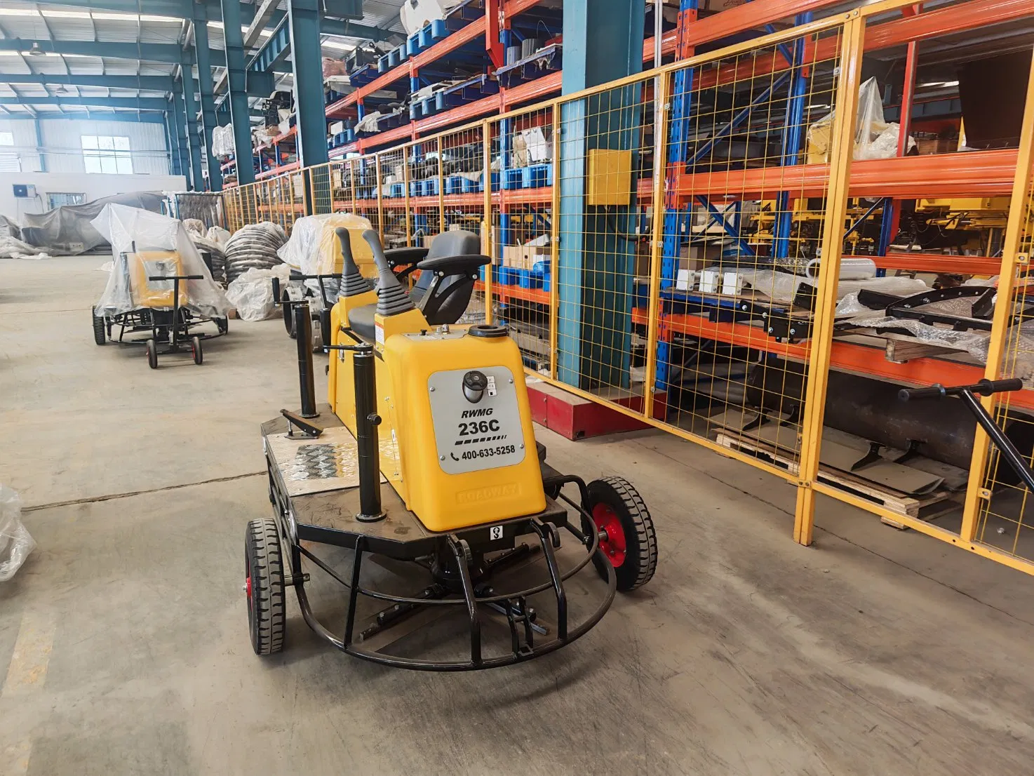 Heavy-Duty Hydraulic Power Trowel for Professional Concrete Finishing