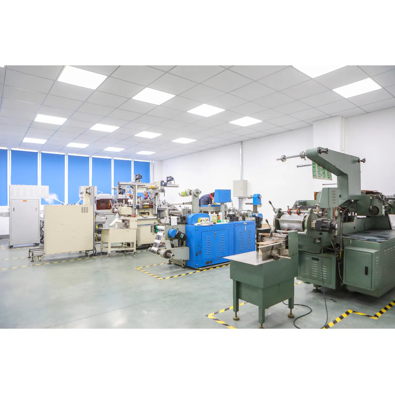 Factory Direct Roll Label Printing Self Adhesive Packaging Label for Beverage Packaging