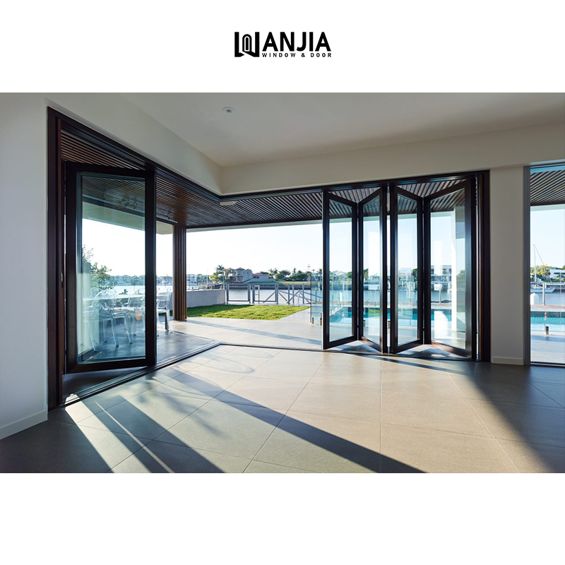 Алюминиевые складные патио-двери со стеклом