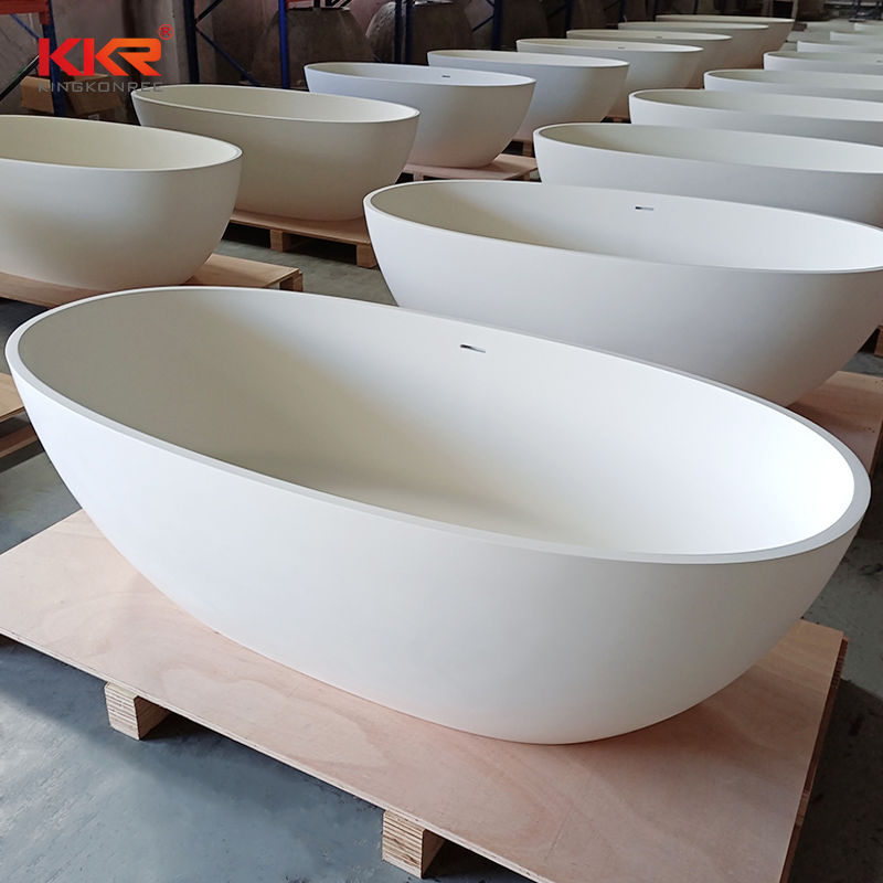 Угловая ванна из искусственного камня с полкой