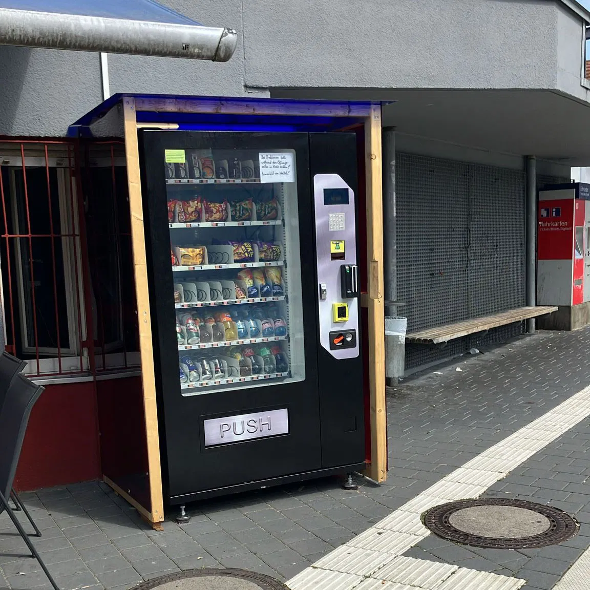 Best Seller Combo Snacks Drinks Vending Machines with 10 Days Delivery Time