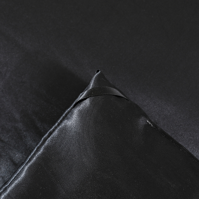 Hot Selling Silk Bedroom Bedding Black Quilted Duvet Comforter Solid Color Home Textile Queen King Size Quilt Wholesaler