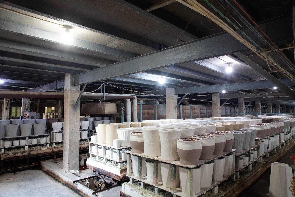 New Design Indoor Outdoor Garden Ceramic Glazed Absorbing Planters Home Decorative Flowerpot