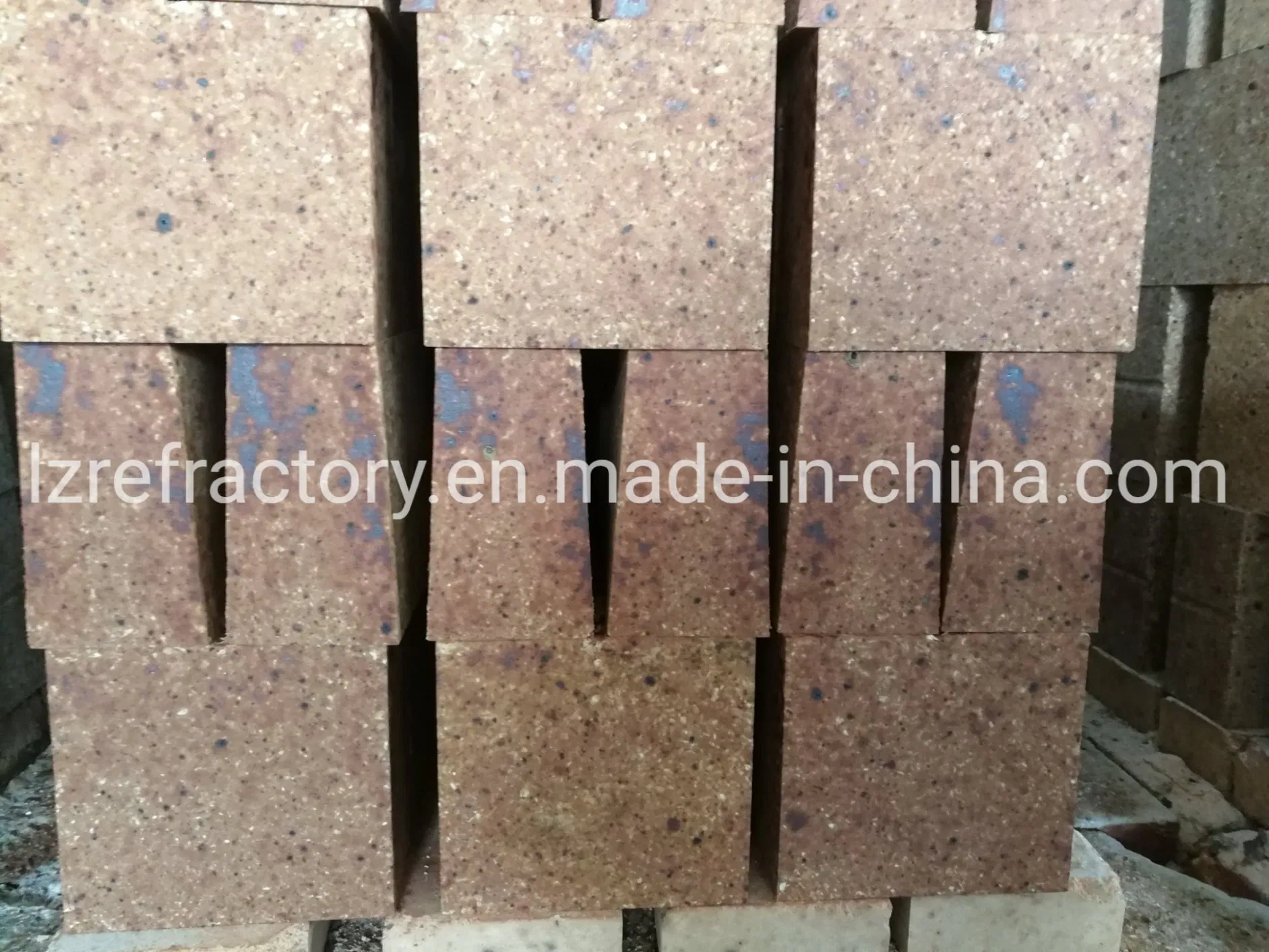 Огнеупорные кирпичи из муллитокремнезема с андалузитом