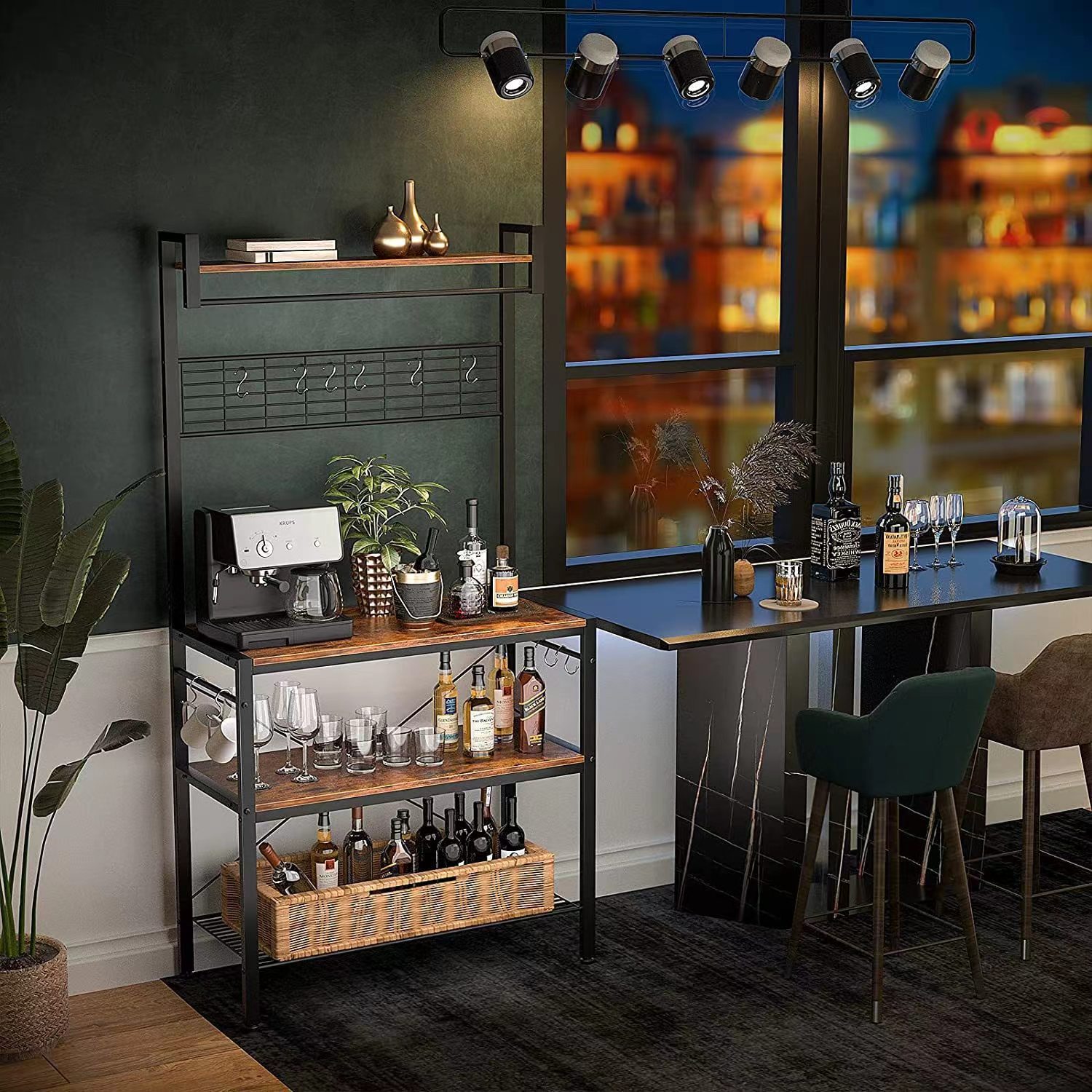 Кухонный гарнитур деревянный с полками для хранения