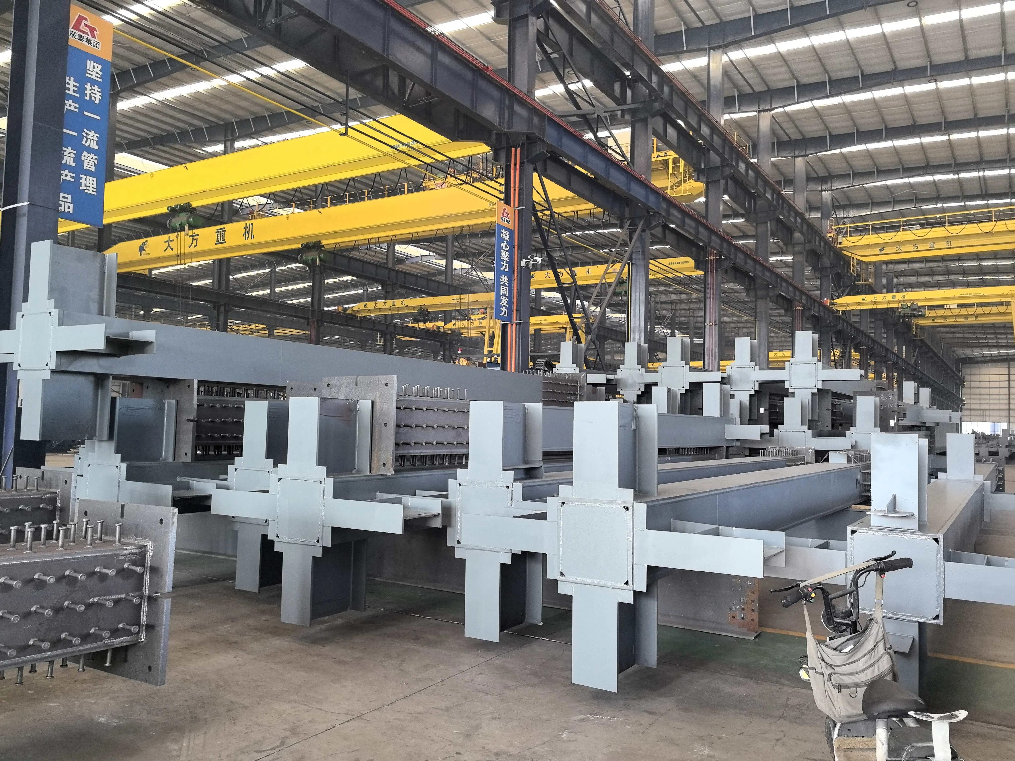 Durable Steel Structure Warehouse with Insulated Sandwich Panels