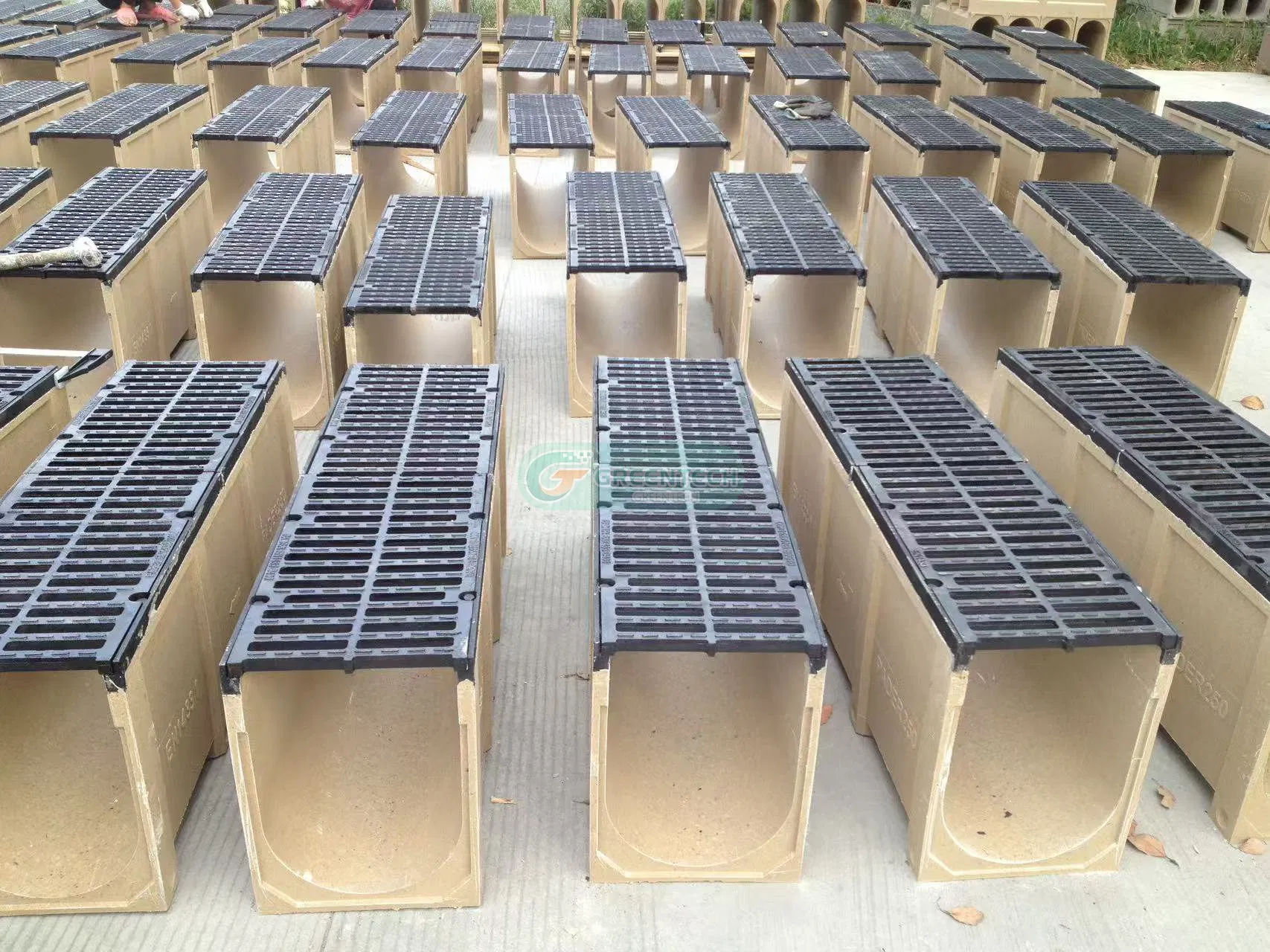 En 1433 U Shape Drain Trench Precast Concrete Drainage Channel Drain Channel Cover