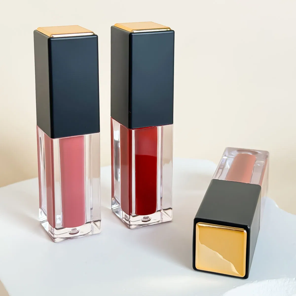 Vegan Plumper Lip Gloss Oil - Custom Clear Makeup Product