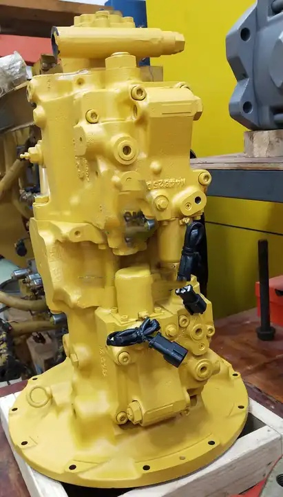 High Performance Excavator PC200-6 Hydraulic Pump 6D95 Main Pump 708-2L-00052 708-2L-00150 708-2L-00053 708-2L-21122