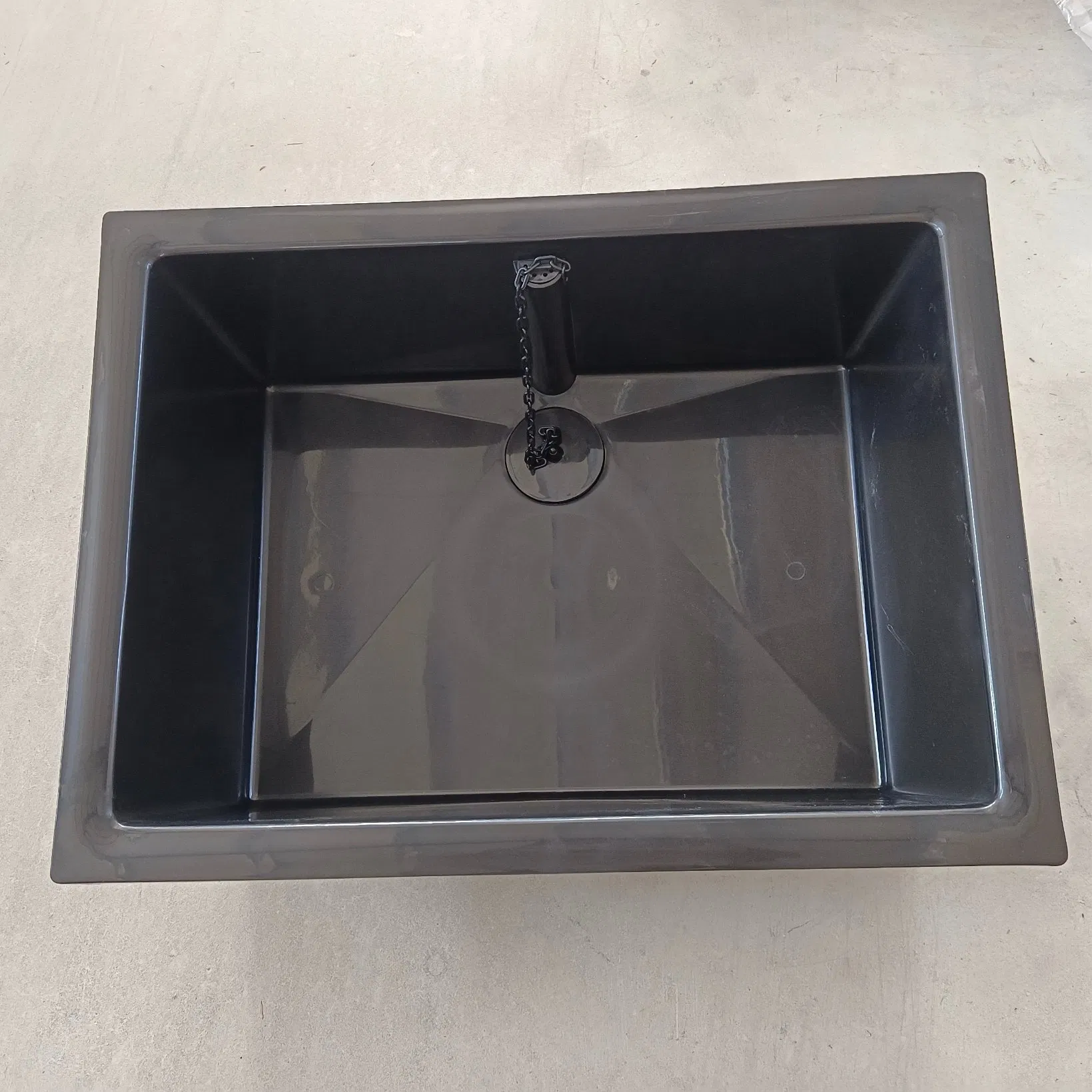 MID-Sized PP Sink for Labs with Innovative Anti-Overflow Feature