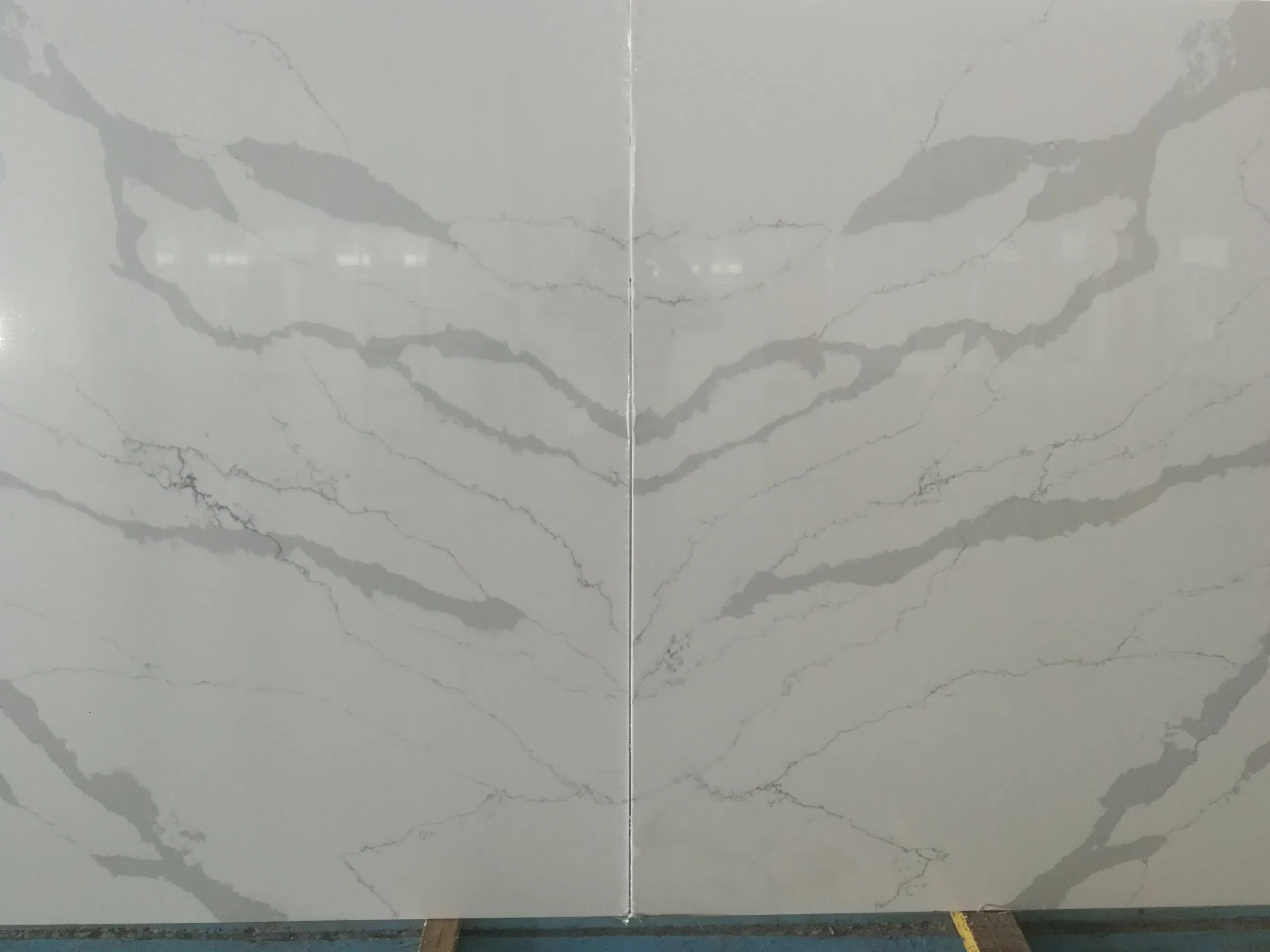 Calacatta White Artificial Non Silica Quartz Stone for Countertop/Benchtop Porject Cost Effective