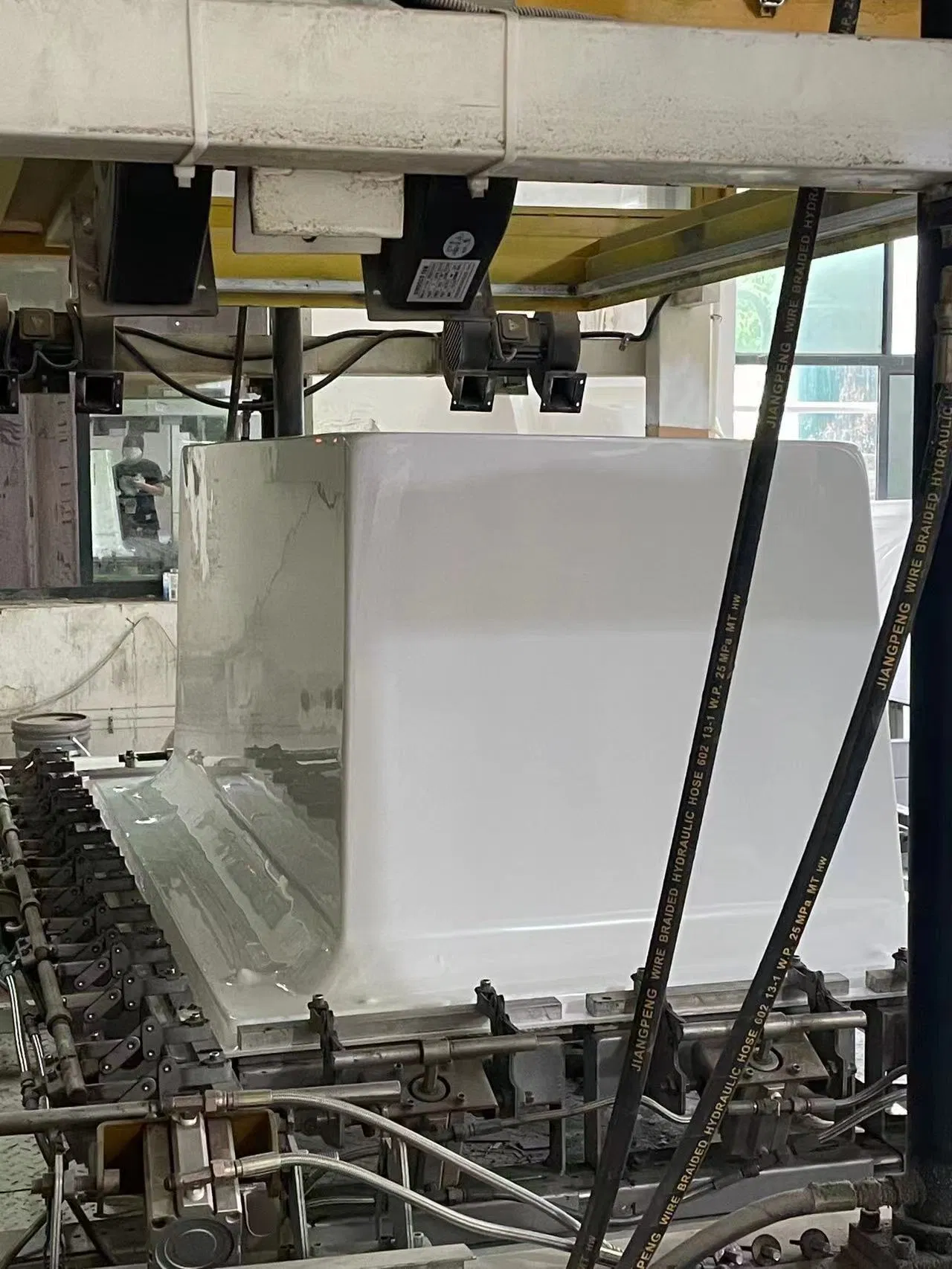 Акриловая ванна Seawin 1700 мм с гидромассажем