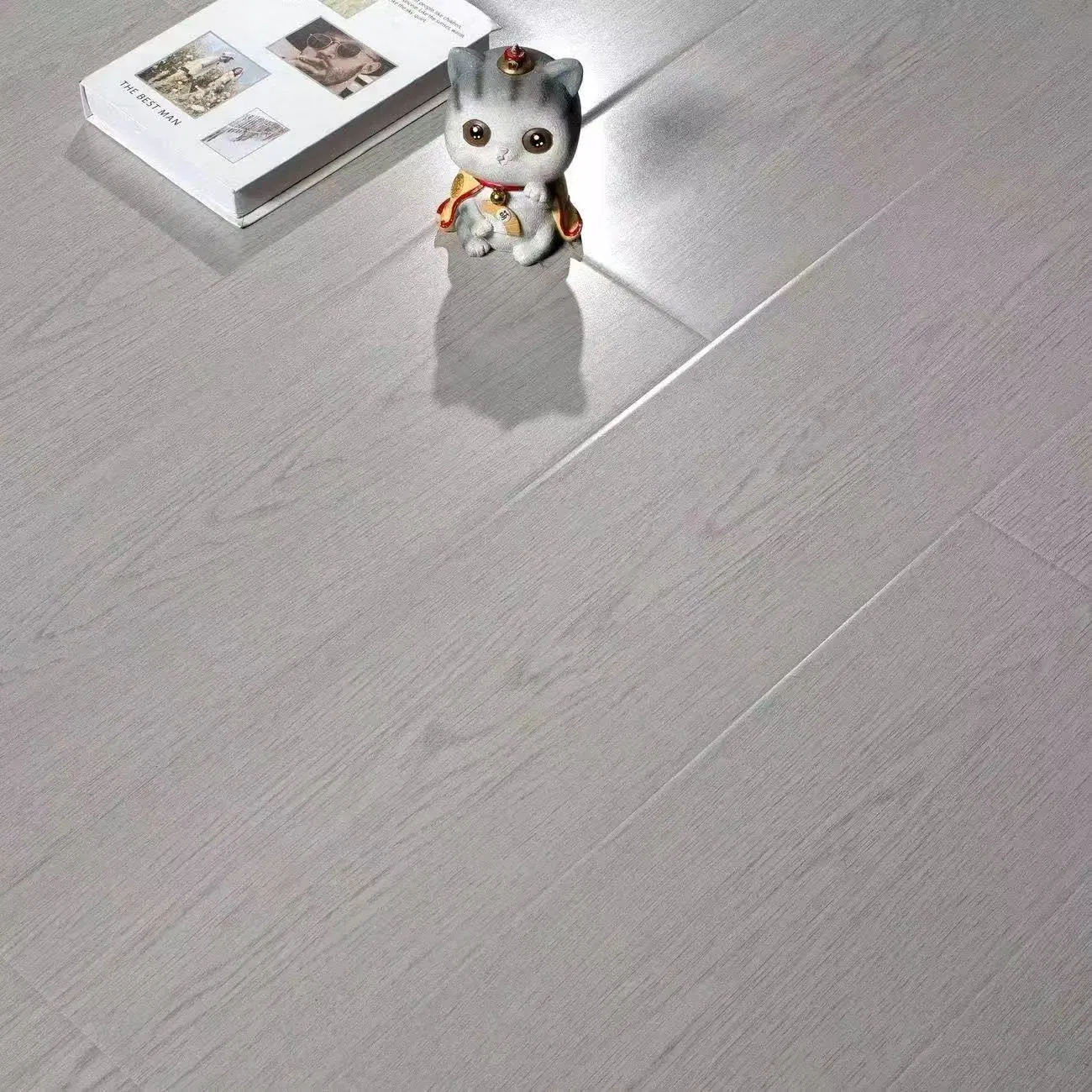 Водостойкий ламинат 12 мм для дома и коммерции