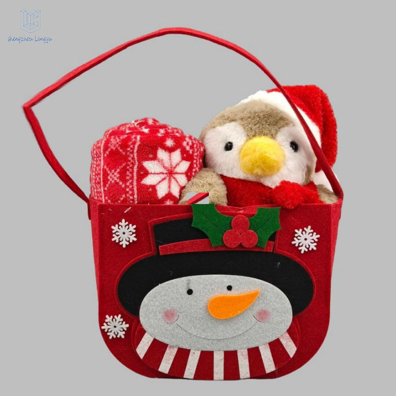 2026 Customizable Wholesale Toy Blanket Christmas Gift Basket: Penguin - Themed Bag with Snowflake Towel & Plush Tree