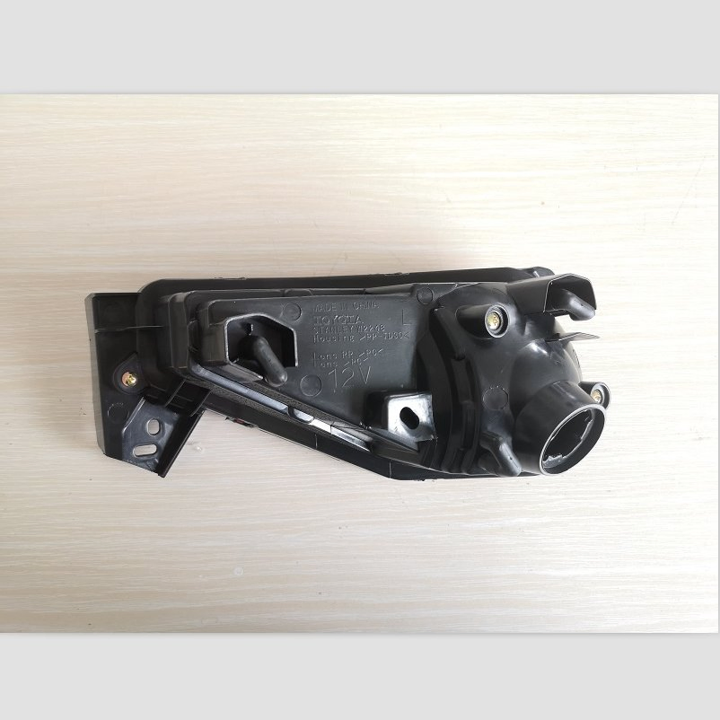 Фонарь заднего бампера для Toyota Fortuner 2016