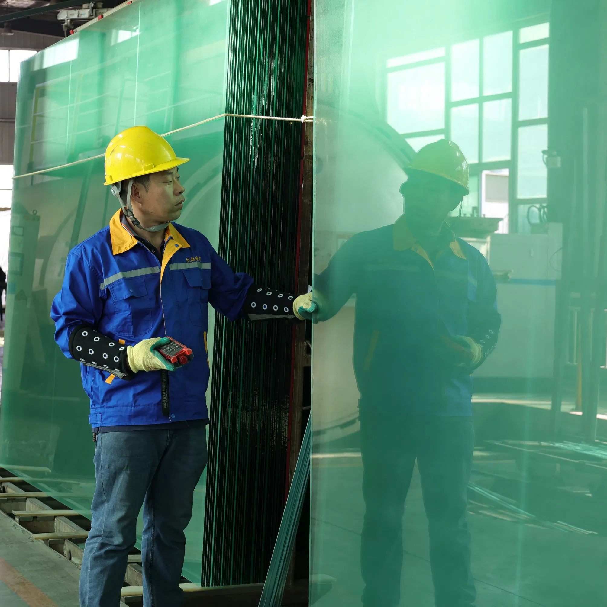 Tempered Glass /Ultra Clear Tempered Laminated Glass/Toughened Glass/Edge Polished Glass/Frosted Glass/Design Glass/Mirror Glass for Shower Room/Shower Box