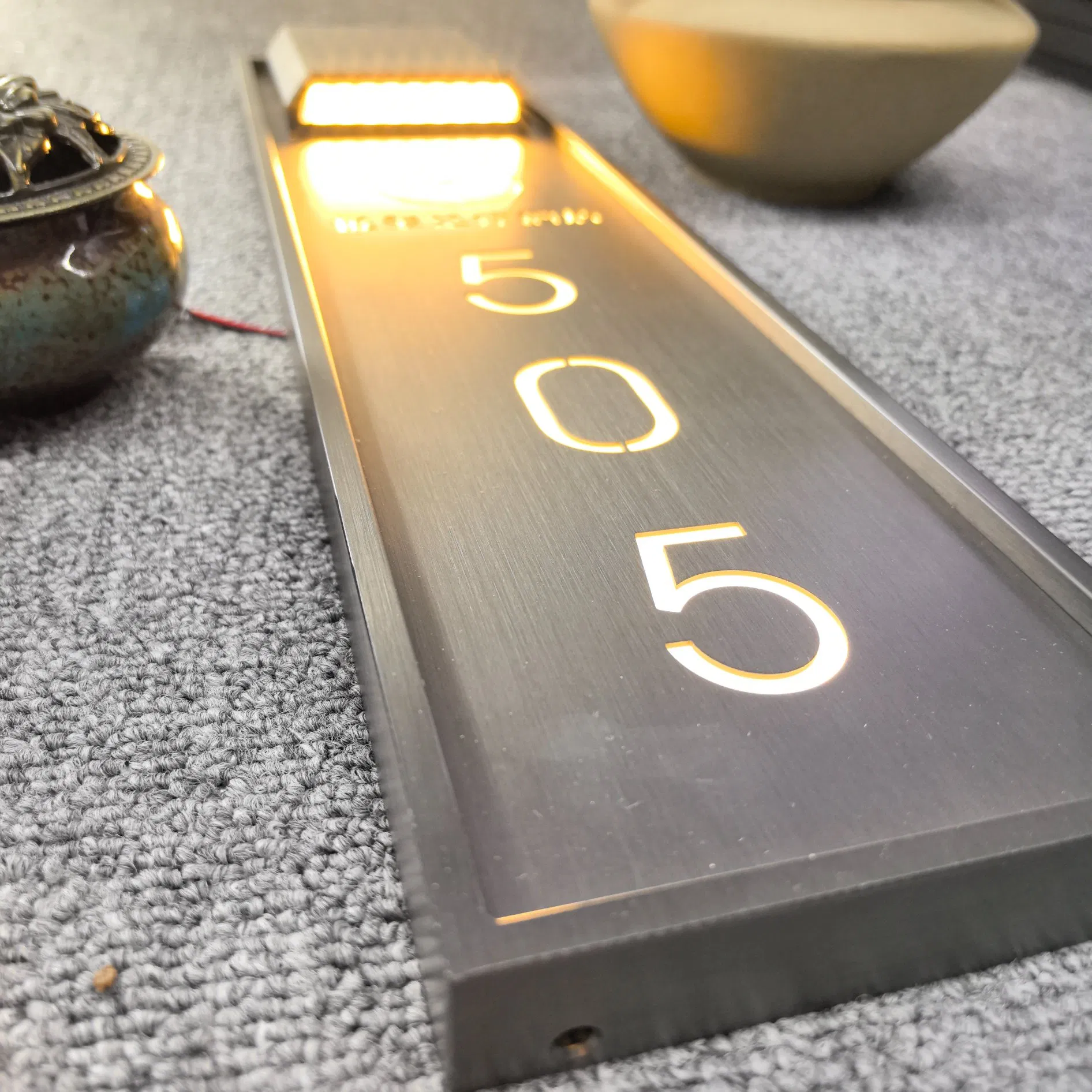 OEM Smart Hotel Room Digital Doorbell Doorplate with Spotlights