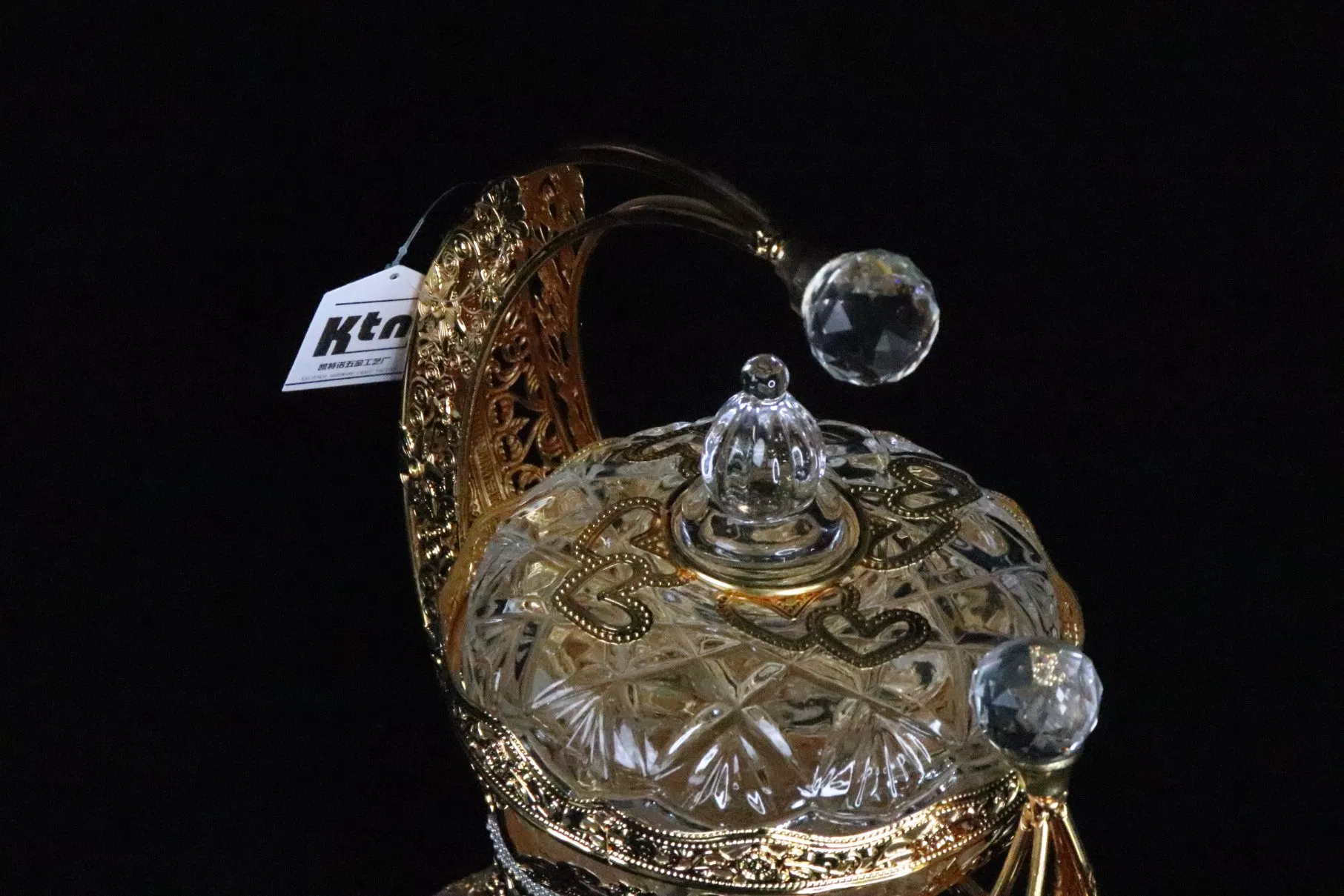 Wholesale Household Daily Ornaments, Gold-Plated Iron Art, Matched with Bowls, Glass Bowls