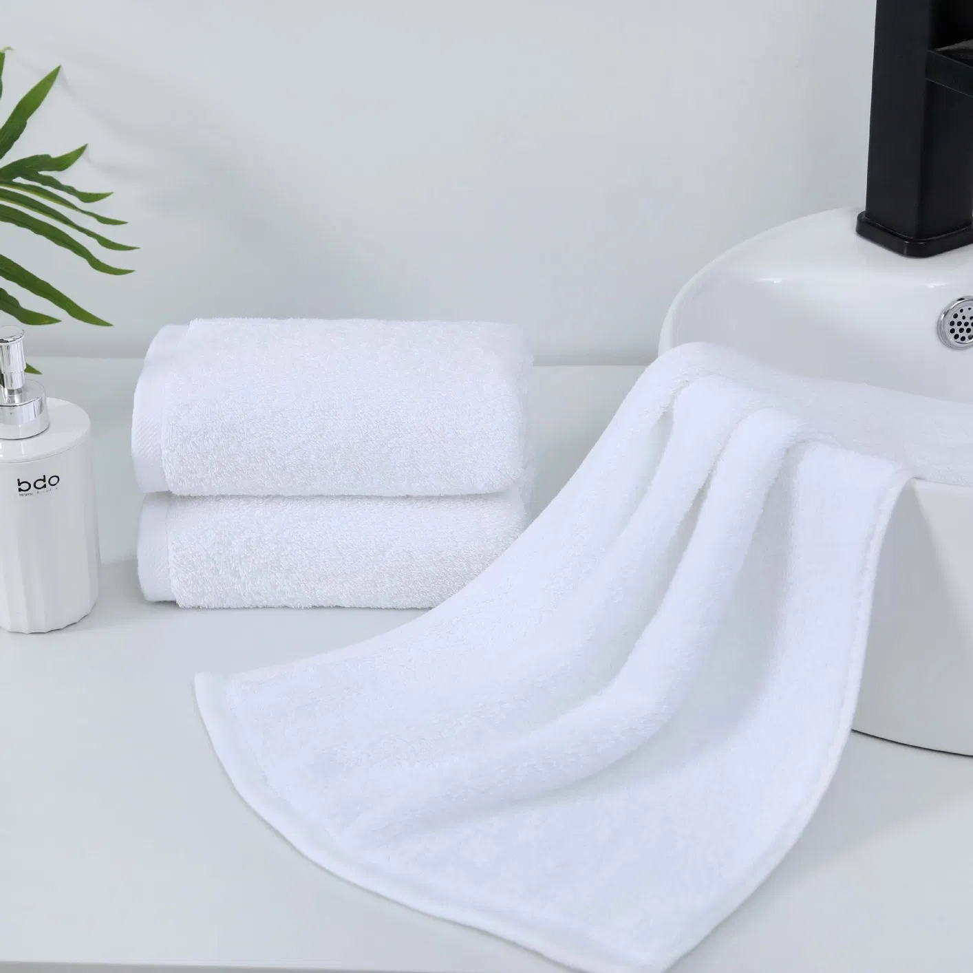 Large Premium Cotton Bath Towels Set Light Weight and Super Absorbent Premium for Hotel and SPA Custom Embroidery Logo Towel