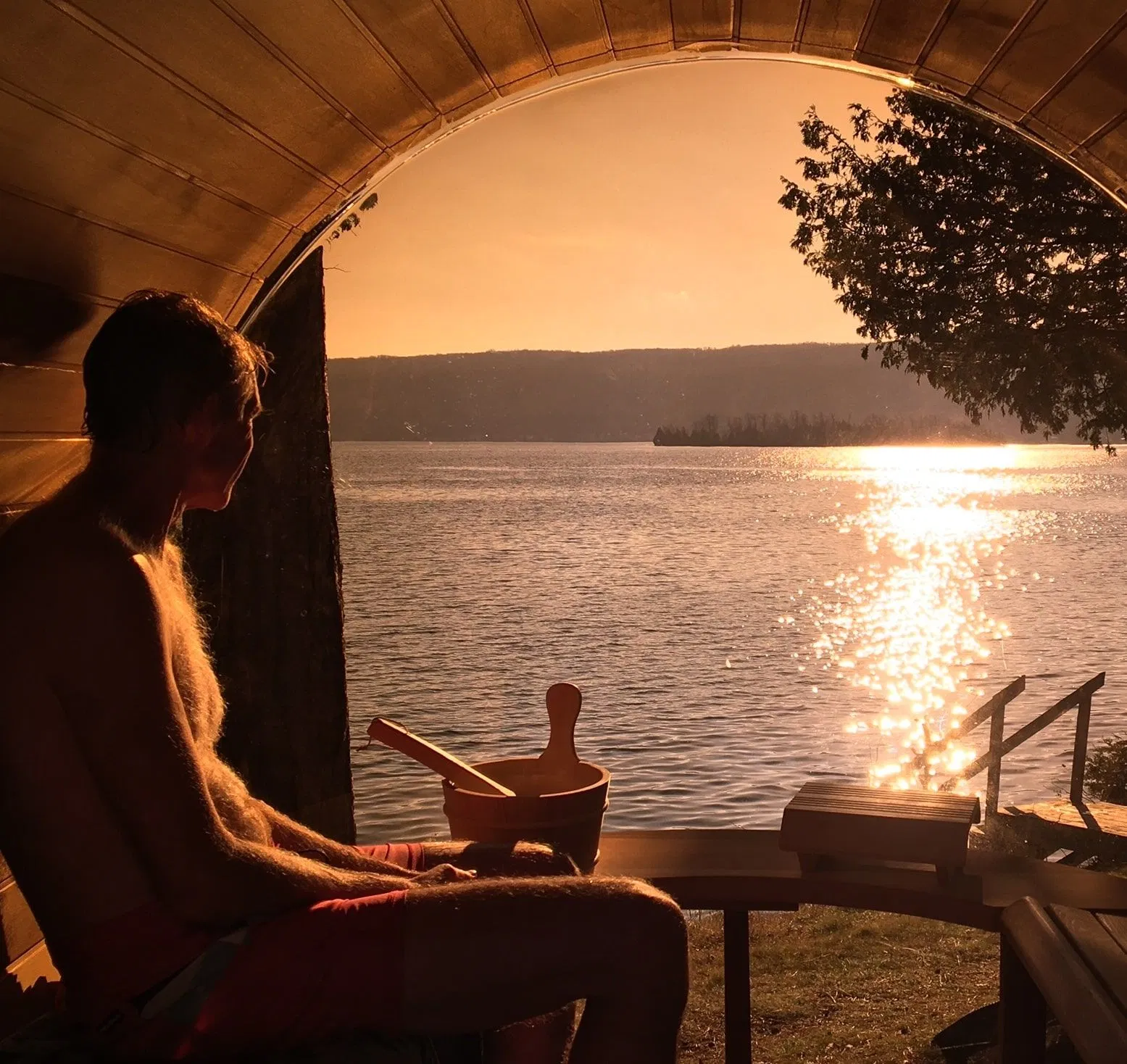 OEM Acceptable Large Outdoor Home Sauna SPA Hemlock Barrel Sauna