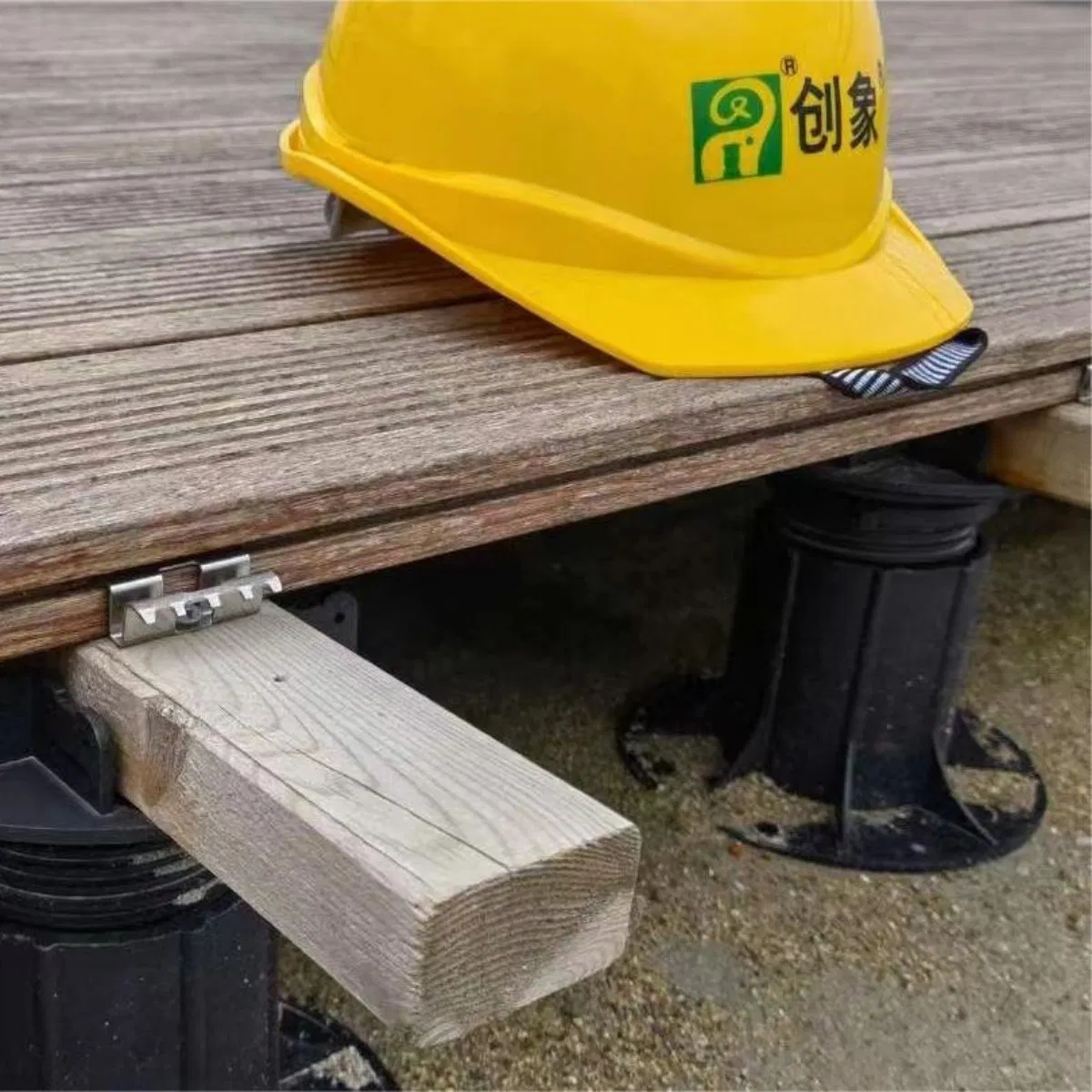 Lightweight Easy Disassemble Strong Load Bearing Capacity Universal Adjustable Decking Pedestal