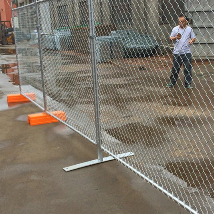 8FT 9 Gauge Galvanized Diamond Lron Fence Cyclone Wire Mesh 8 Foot 6 Foot Chainlink Fence PVC Black Coated Chain Link Fence Roll