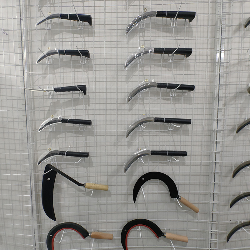 Wholesale Steel Tooth Sickle Agricultural Saw Sickle Labor Saving Practical Top Cropped Sickle with Wooden Handle