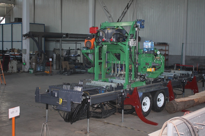 Ленточная пила по дереву лесопильная на прицепе мобильная