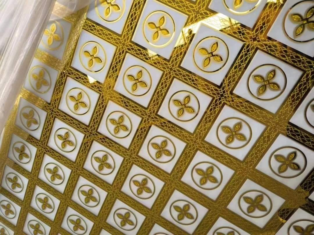 Golden Coated Production of Decorative Glass for Iraq Market