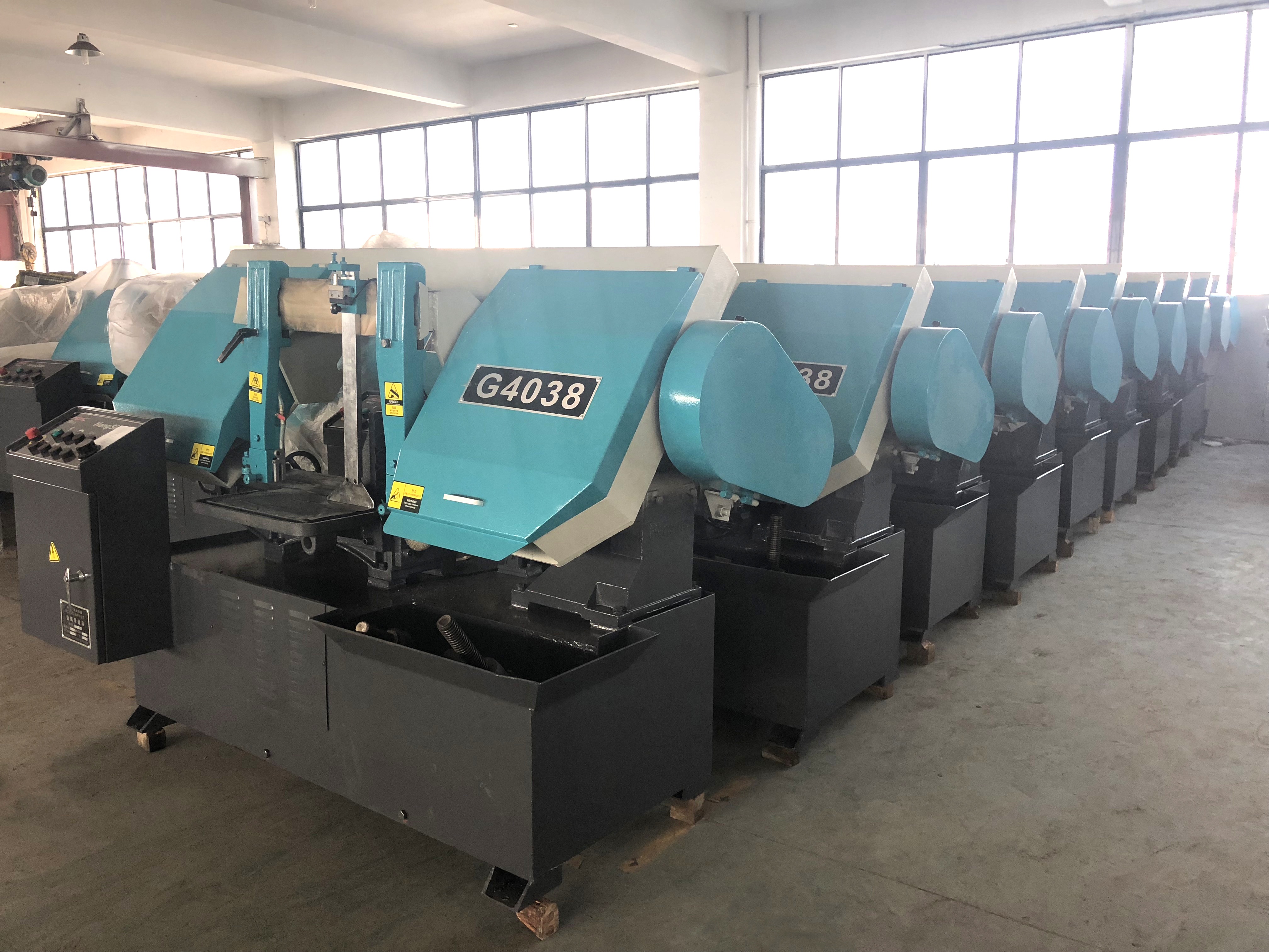 Станок ленточнопильный полуавтоматический по металлу