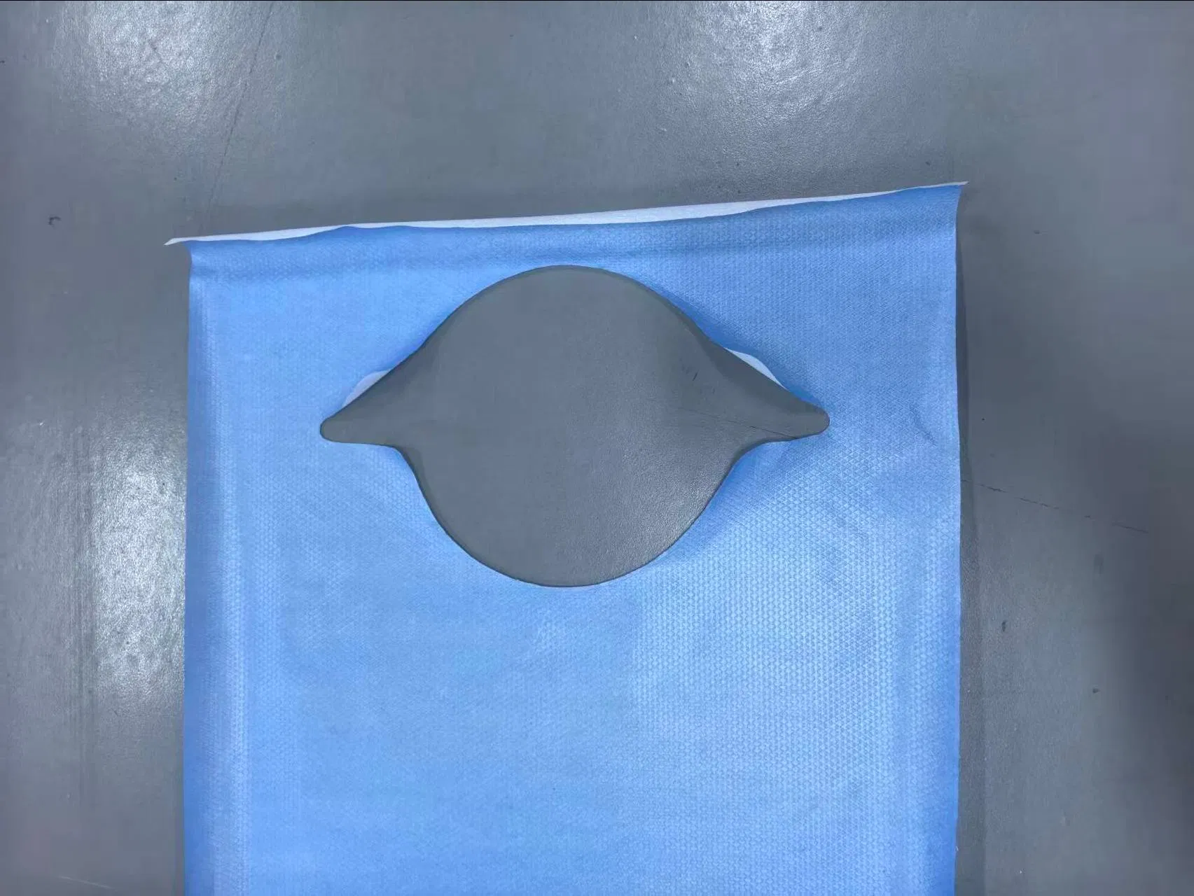 High-Quality Overhead Paper Apron for Kitchen and Dentist