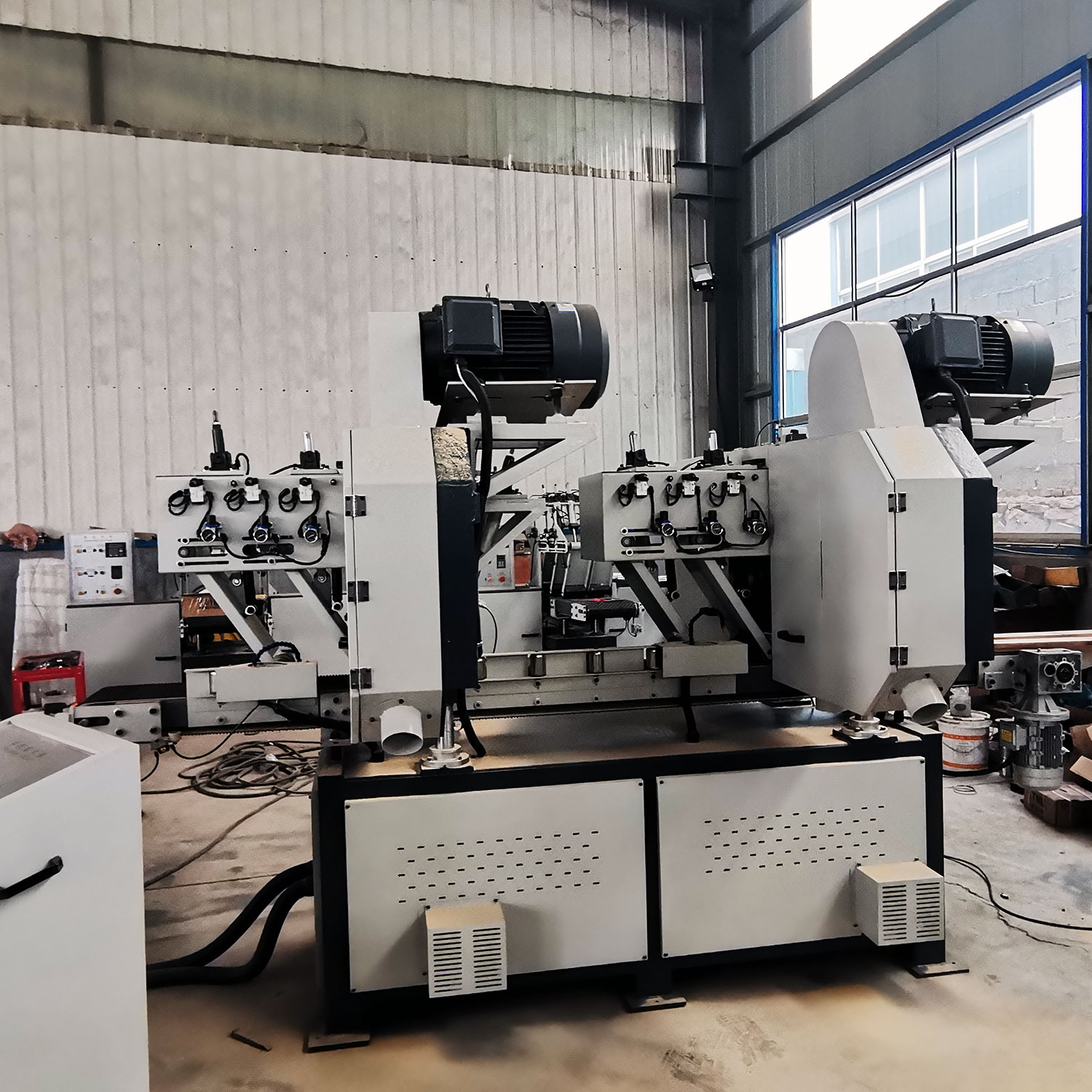 Станок ленточнопильный горизонтальный многопильный 2-6 пил MJ400