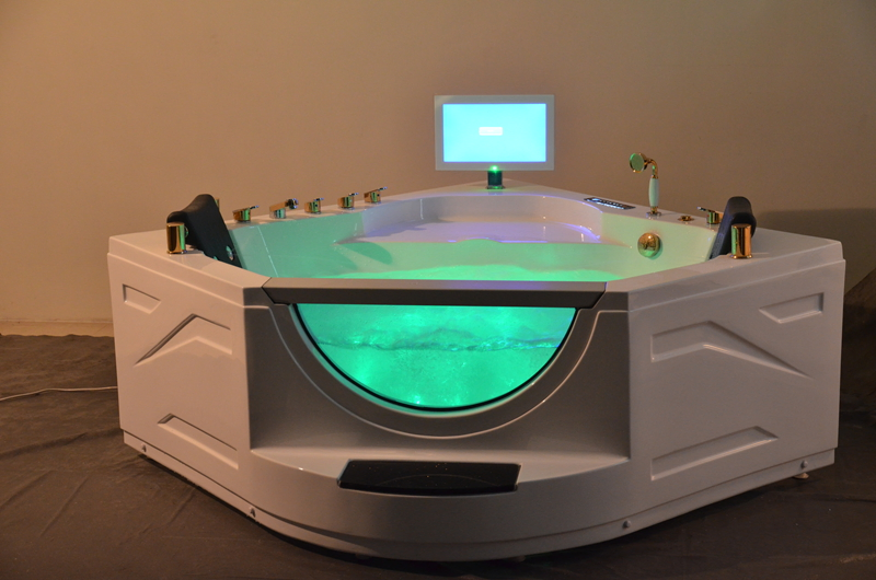 Угловая гидромассажная ванна с ТВ в европейском стиле