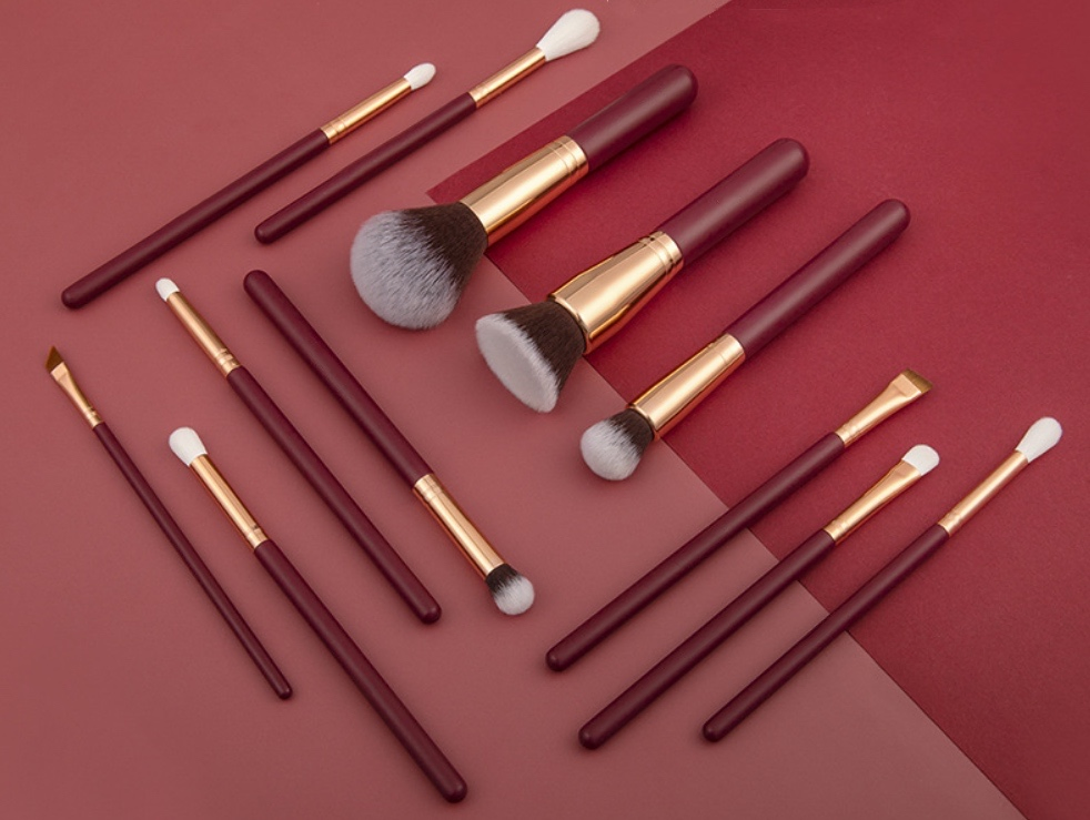 12PCS Makeup Brush Set Beginners Makeup Tools Foundation Concealer Eye Shadow Brush Full Set of Soft Brush Wholesale