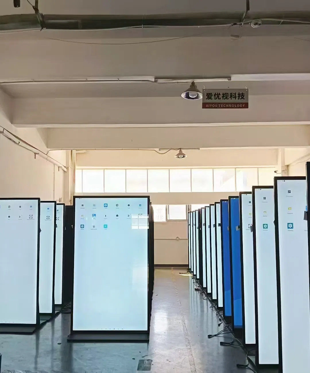 Сенсорный киоск 49 дюймов для рекламы с напольной стойкой