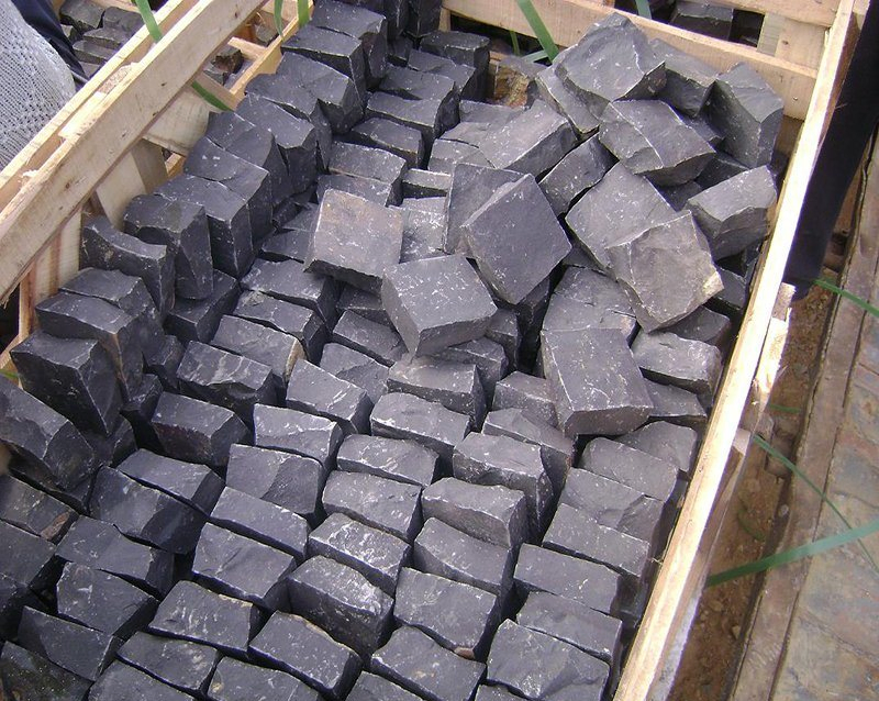 Chinese Natural Black Basalt Cubestone/Cobblestone/Paver Stone for Outside Door Project