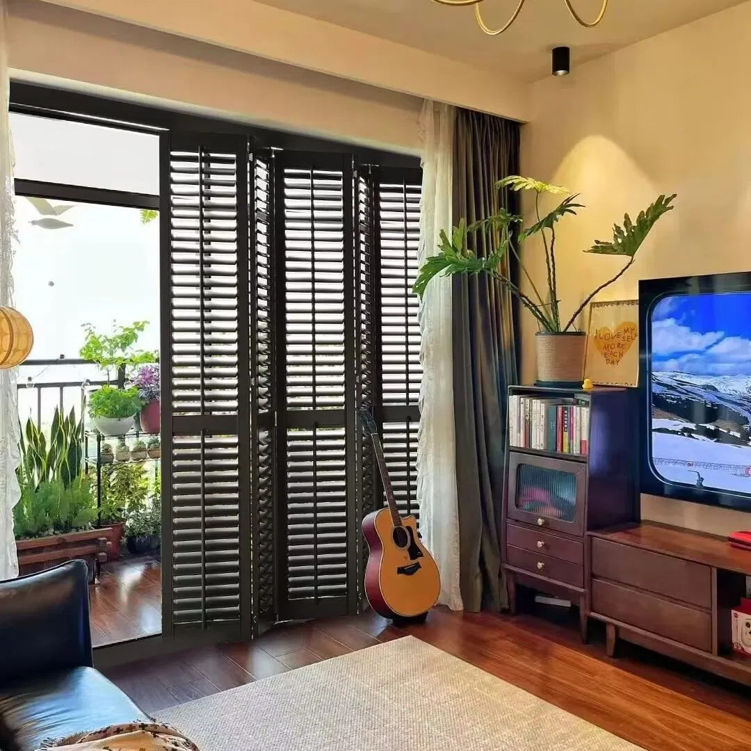 Customized Colors PVC Vinyl Plantation Interior Shutters Alloy Types