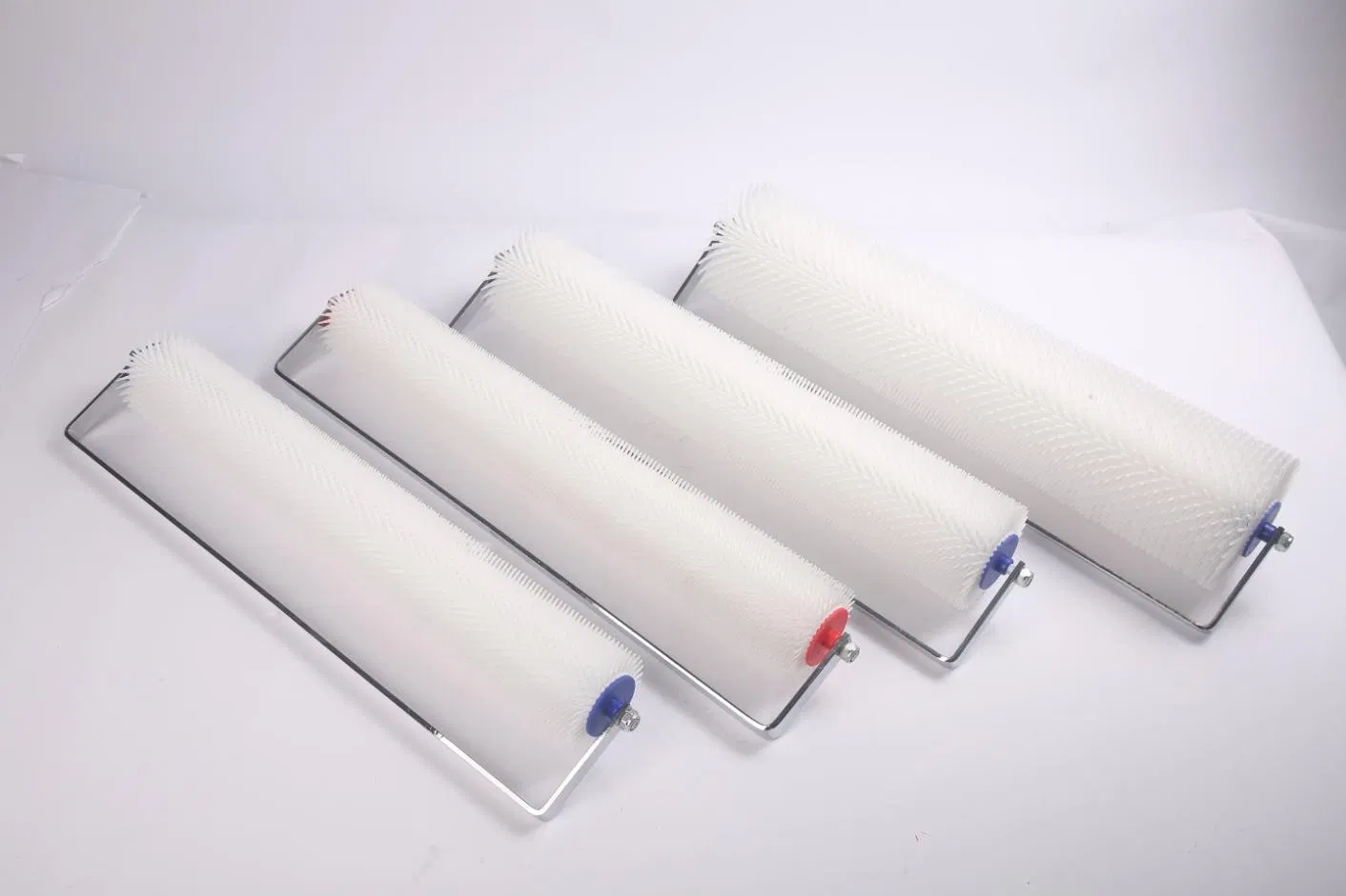 Шипованный ролик для наливных полов 25 см