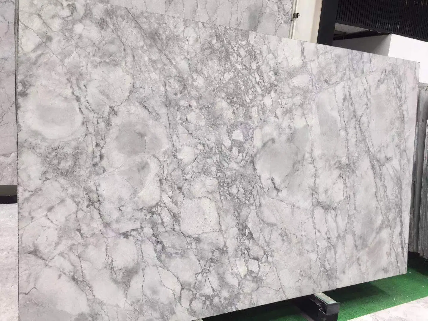 Super White Quartzite Slabs