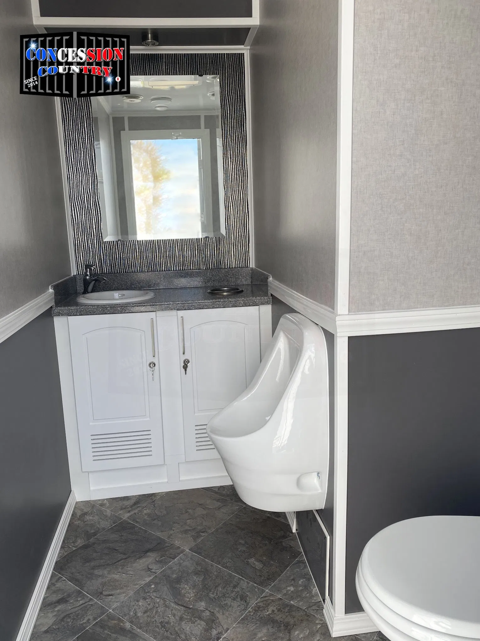 VIP Restroom Expandable Electronic Hydraulic Mobile Bathroom Trailer Toilet