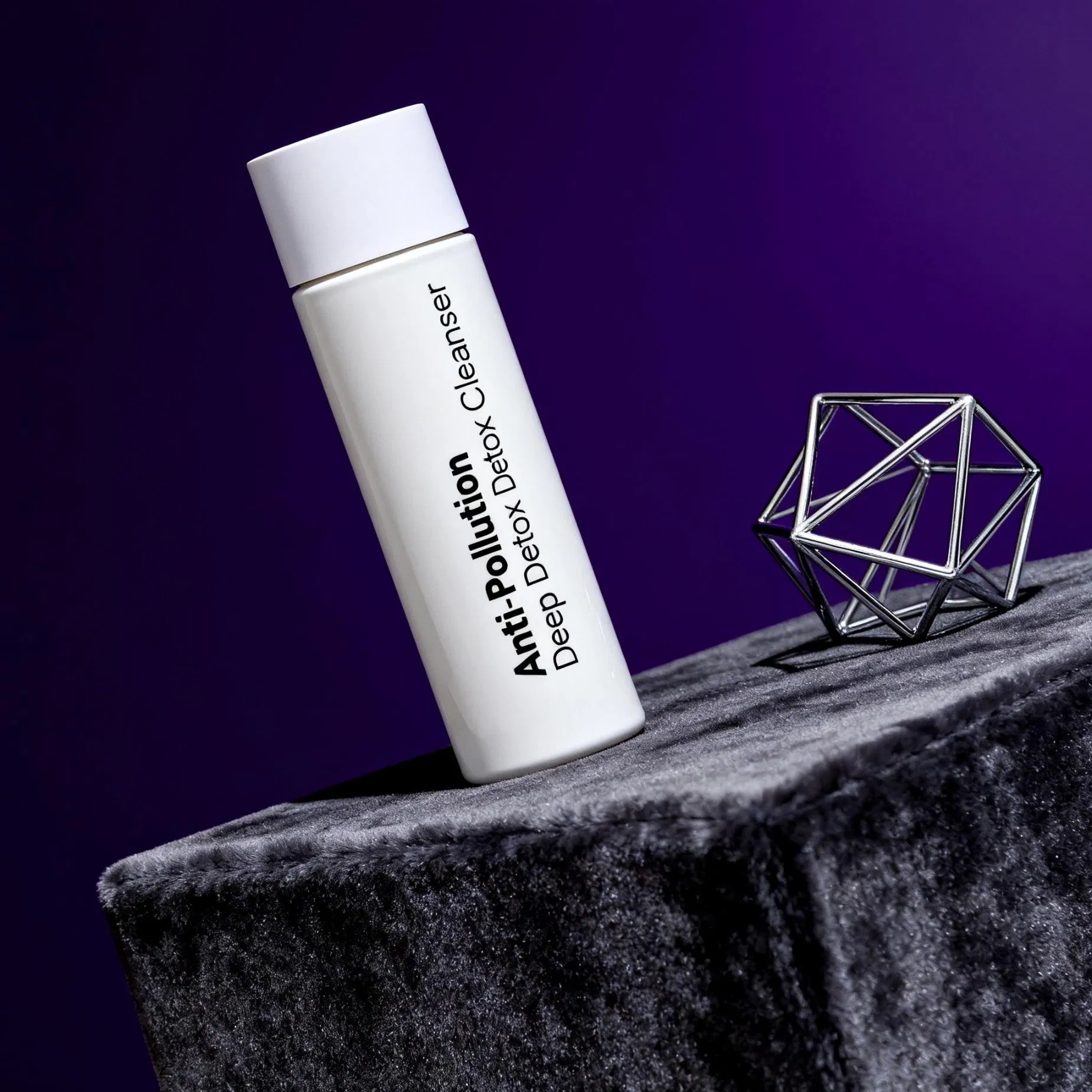 Medical Grade Safe and Soothing Face Cleanser with Moringa Seed Oil and Bisabolol for Clinically Tested Performance