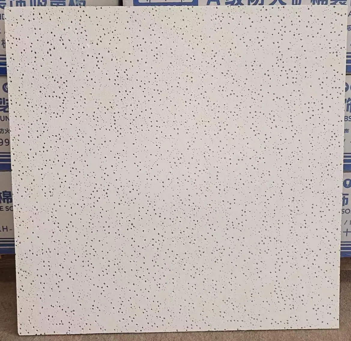 High-Quality Sound-Absorbing Ceiling Armstrong Mineral Fiber Ceiling Rh90