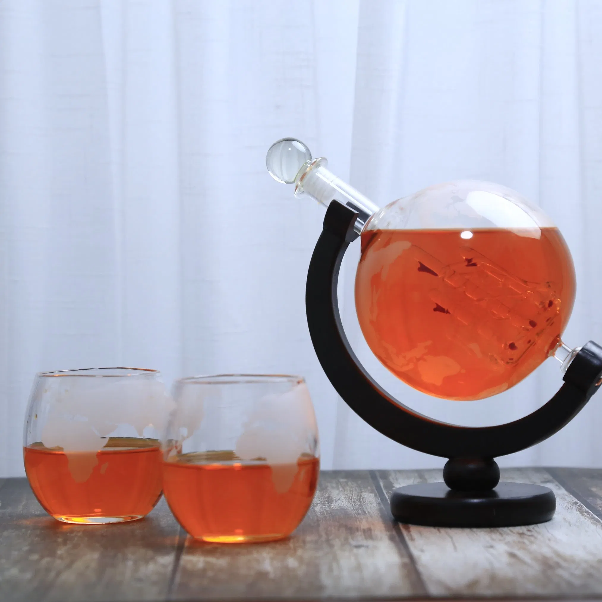 Hot Sale Globe Wine Bottle Glass Decanter Built-in Sailboat Whiskey Bottle Wine Dispenser Creative Wine Glass Gift Set