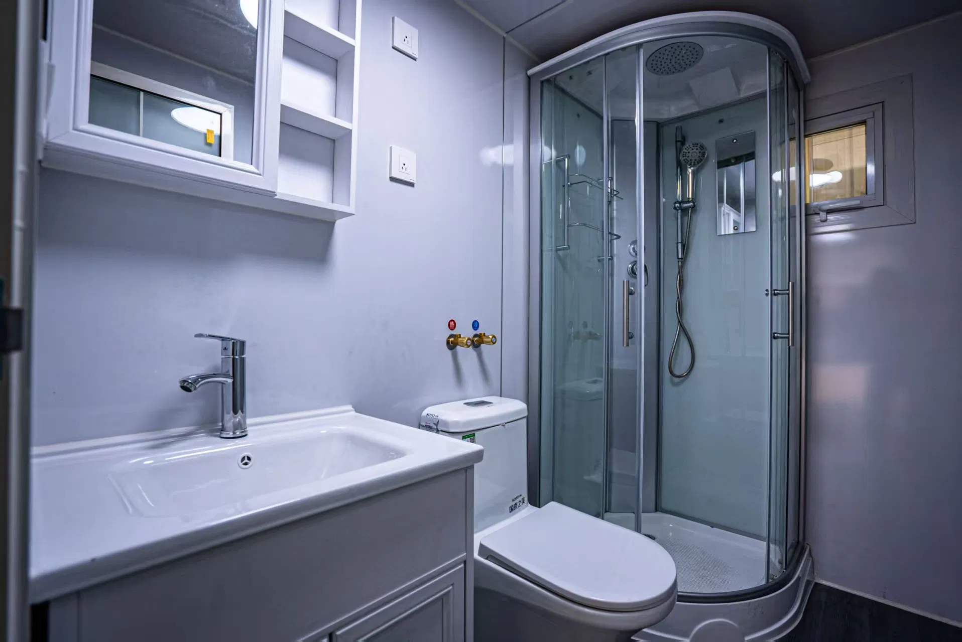 Раздвижной контейнерный дом 20FT с двустворчатыми дверями