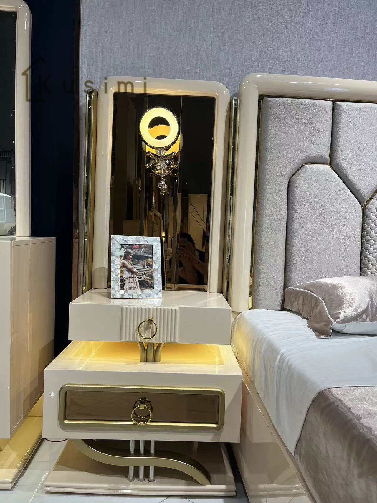 Мебель для спальни деревянная светлая комплект