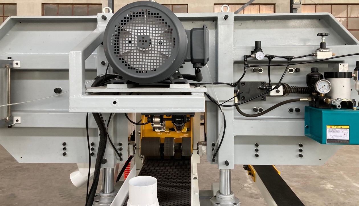 Пила ленточная горизонтальная по дереву