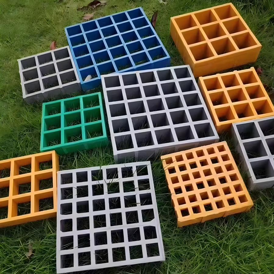 Year-Round Performance 30*30mm 38*38mm 40*40mm Fiberglass FRP Pultruded Gratings Lightweight in Various Shape and Color